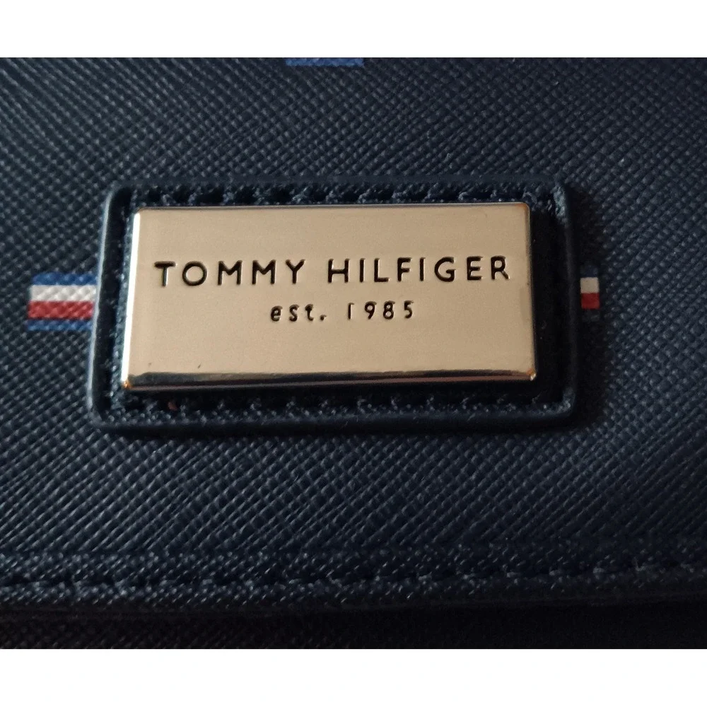 Tommy Hilfiger Navy Blue Saffiano Trifold Wallet Flag Print Gold Logo Plaque